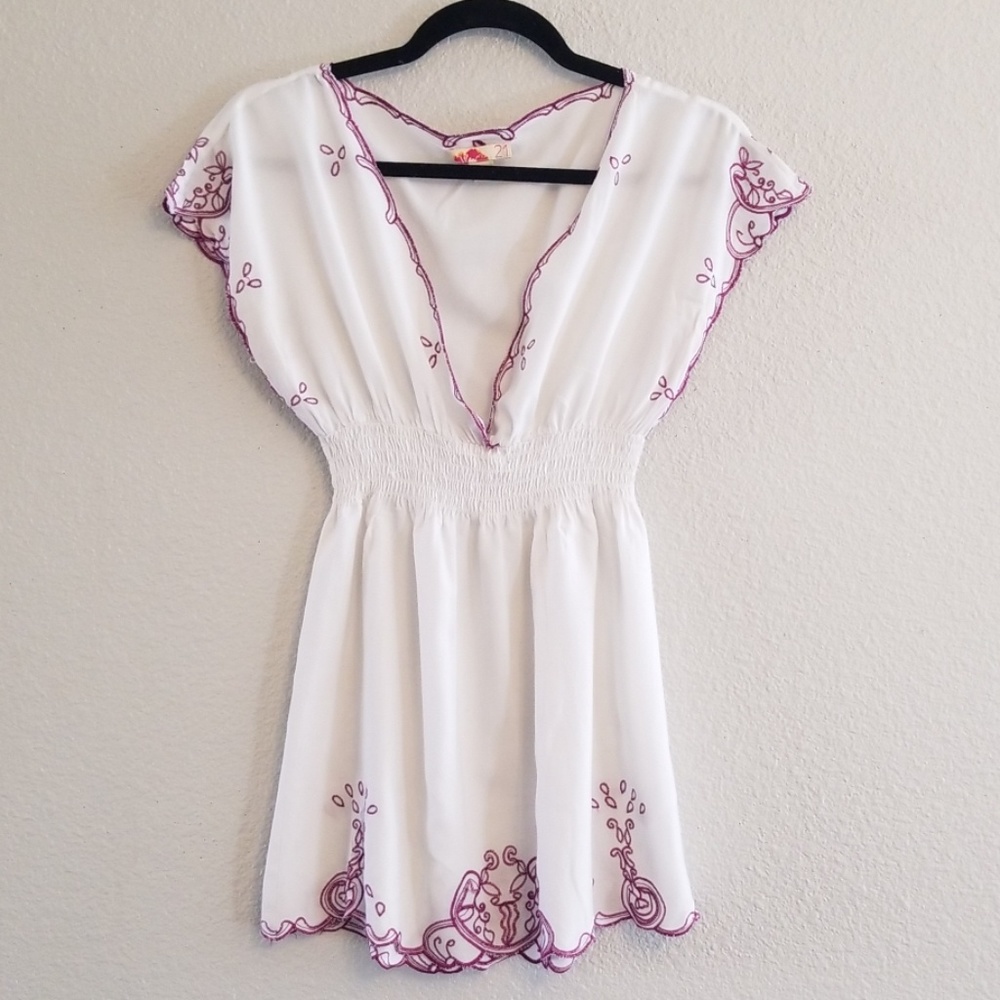 Beautiful top w/purple embroidered designs